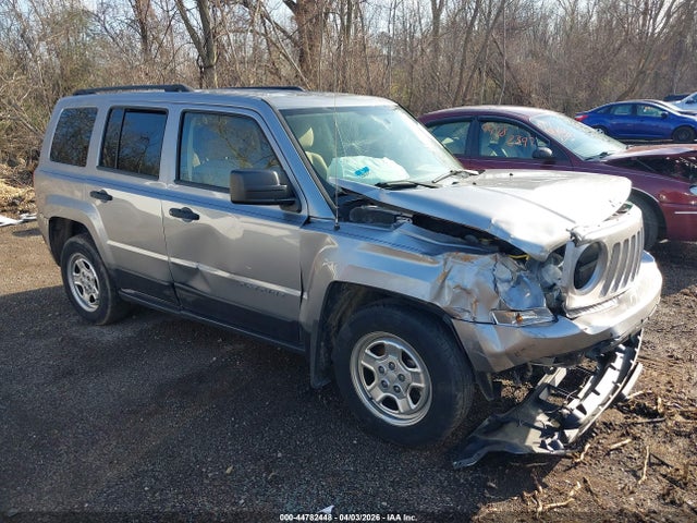 2016 Jeep Patriot Sport მანქანა იყიდება აუქციონზე, vin: 1C4NJPBAXGD700841, აუქციონის ნომერი: 44782448