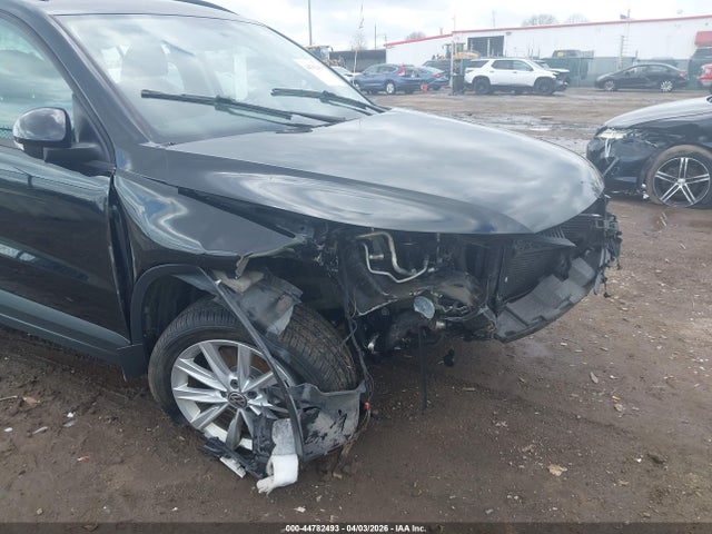 2017 Volkswagen Tiguan 2.0t/2.0t S მანქანა იყიდება აუქციონზე, vin: WVGBV7AX1HK051338, აუქციონის ნომერი: 44782493