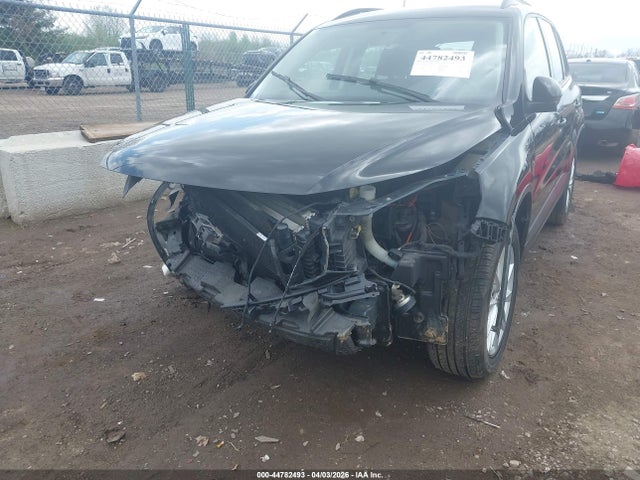 2017 Volkswagen Tiguan 2.0t/2.0t S მანქანა იყიდება აუქციონზე, vin: WVGBV7AX1HK051338, აუქციონის ნომერი: 44782493