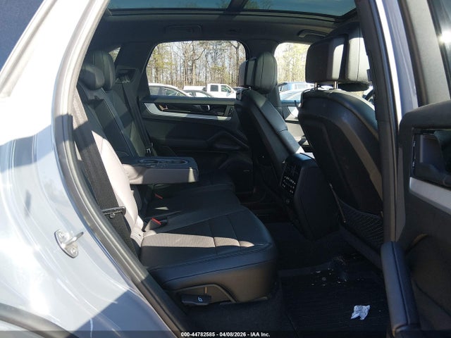 Porsche Cayenne 2024 WP1AA2AY2RDA02791 Image 8