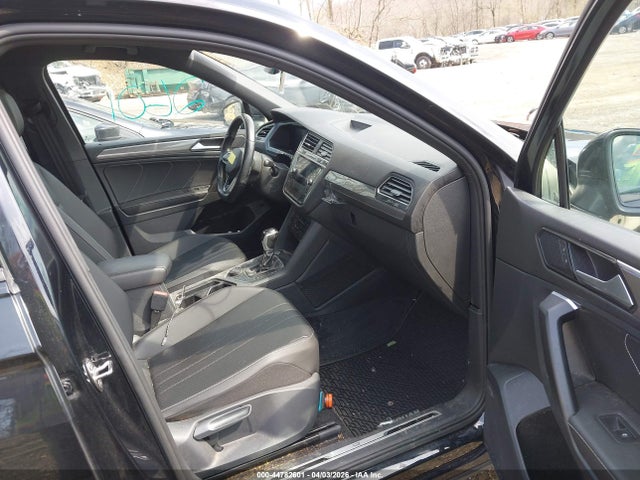 Продаж на аукціоні авто 2022 Volkswagen Tiguan 2.0t Se R-line Black, vin: 3VV8B7AX1NM100437, номер лоту: 44782601