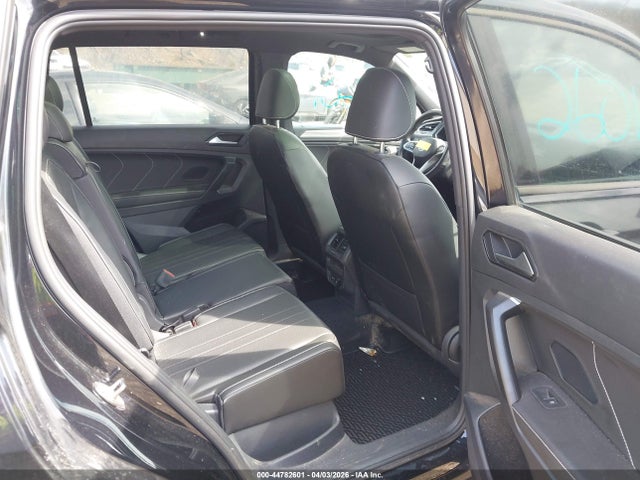 Продаж на аукціоні авто 2022 Volkswagen Tiguan 2.0t Se R-line Black, vin: 3VV8B7AX1NM100437, номер лоту: 44782601