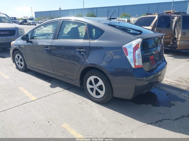 2015 TOYOTA PRIUS JTDKN3DU4F1894841 Photo 2