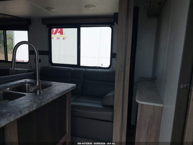 4YDTZRN29NS371197 Crossroads Zinger Zt328s