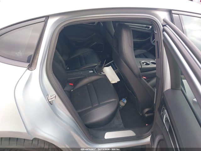 44782637 :رقم المزاد ، WP0AA2A77KL102180 vin ، 2019 Porsche Panamera 4 مزاد بيع