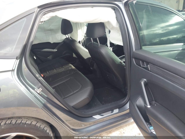 2021 Volkswagen Passat 2.0t R-line მანქანა იყიდება აუქციონზე, vin: 1VWMA7A35MC005924, აუქციონის ნომერი: 44782667