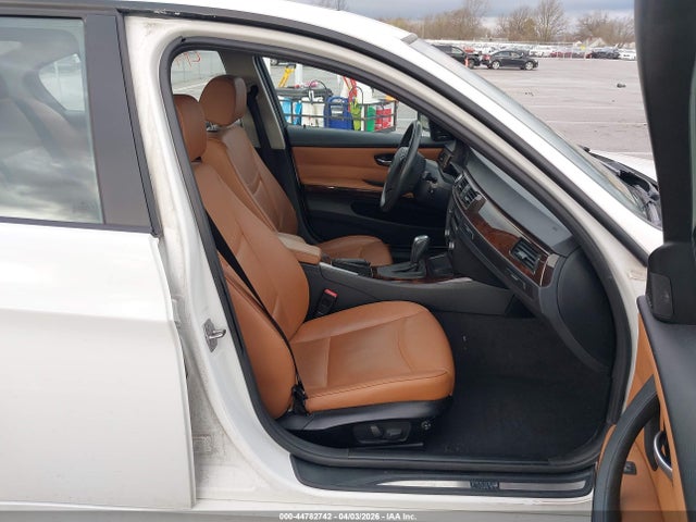 44782742 :رقم المزاد ، WBAPK7G52BNN78736 vin ، 2011 Bmw 328i Xdrive مزاد بيع
