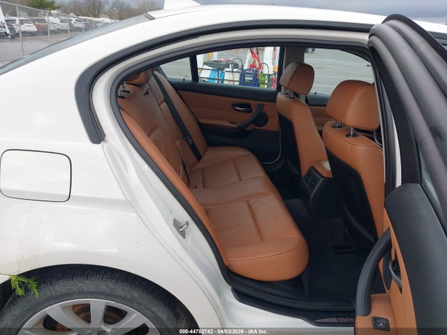 44782742 :رقم المزاد ، WBAPK7G52BNN78736 vin ، 2011 Bmw 328i Xdrive مزاد بيع