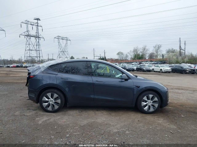 7SAYGDEE7PF850913 Tesla Model Y