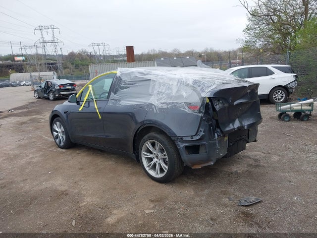 7SAYGDEE7PF850913 Tesla Model Y