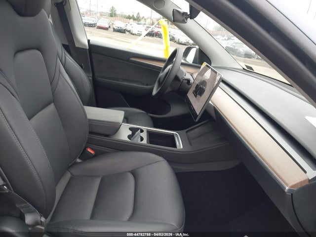 7SAYGDEE7PF850913 Tesla Model Y