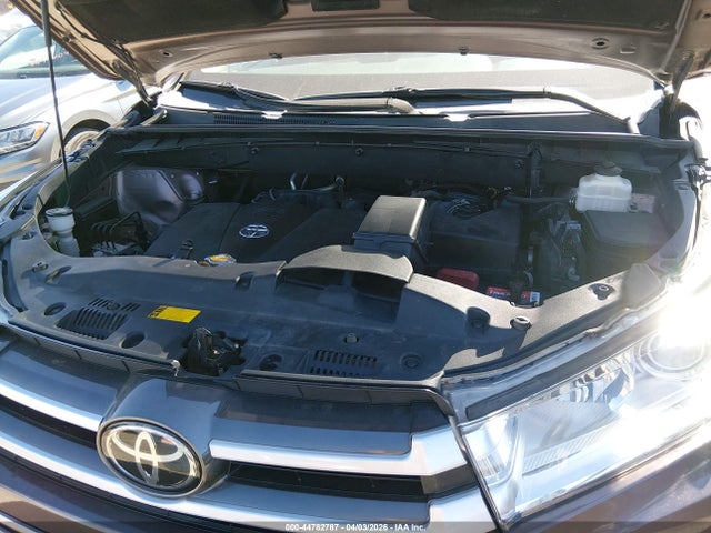 44782787 :رقم المزاد ، 5TDJZRFH4HS367780 vin ، 2017 Toyota Highlander Xle مزاد بيع