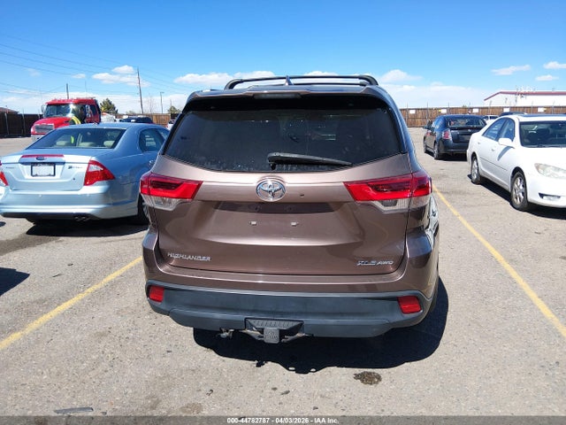 44782787 :رقم المزاد ، 5TDJZRFH4HS367780 vin ، 2017 Toyota Highlander Xle مزاد بيع