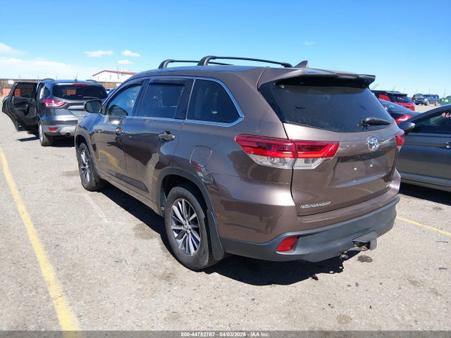 44782787 :رقم المزاد ، 5TDJZRFH4HS367780 vin ، 2017 Toyota Highlander Xle مزاد بيع