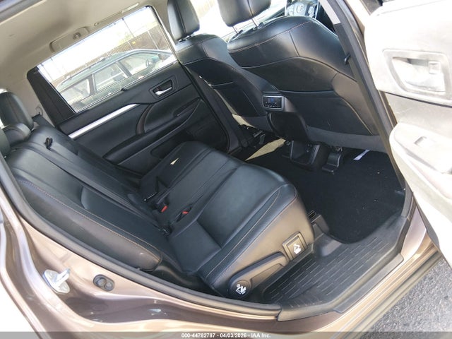 44782787 :رقم المزاد ، 5TDJZRFH4HS367780 vin ، 2017 Toyota Highlander Xle مزاد بيع