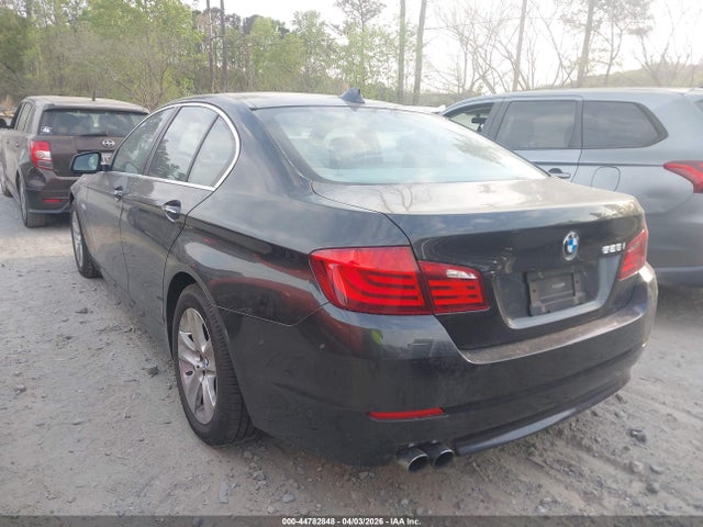 2013 BMW 528I WBAXG5C5XDDY37090 Photo 2
