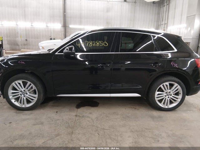 Продаж на аукціоні авто 2018 Audi Q5 2.0t Premium/2.0t Tech Premium, vin: WA1CNAFY5J2122113, номер лоту: 44782850
