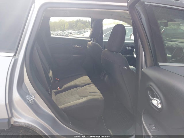 2019 Jeep Cherokee Latitude 4x4 მანქანა იყიდება აუქციონზე, vin: 1C4PJMCX1KD168222, აუქციონის ნომერი: 44782877
