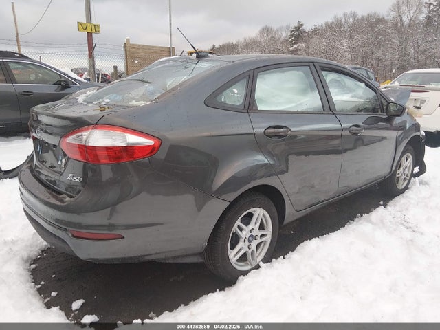 44782889 :رقم المزاد ، 3FADP4BJ5JM124084 vin ، 2018 Ford Fiesta Se مزاد بيع