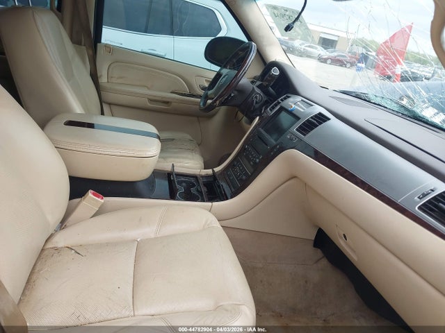 44782904 :رقم المزاد ، 1GYFK66898R196056 vin ، 2008 Cadillac Escalade Esv Standard مزاد بيع