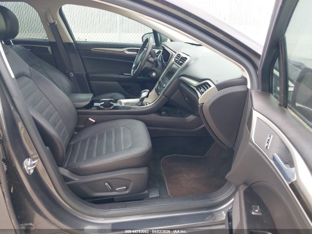 3FA6P0HD9GR113586 Ford FUSION SE