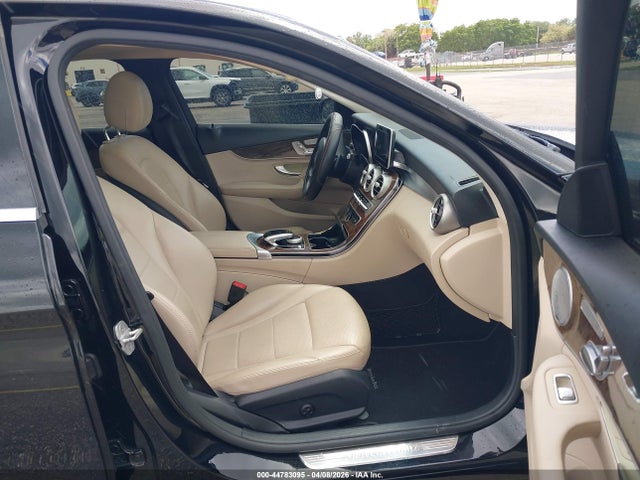 Aukcja sprzedaży 2016 Mercedes-benz C 300 4matic, vin: 55SWF4KB6GU111404, numer aukcji: 44783095