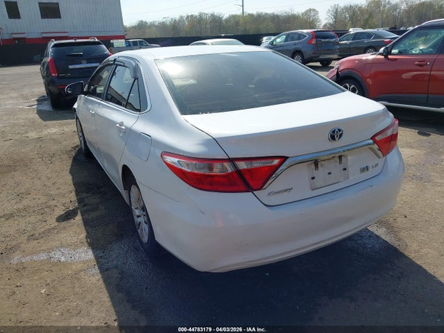 44783179 :رقم المزاد ، 4T1BD1FK9FU147216 vin ، 2015 Toyota Camry Hybrid Le مزاد بيع