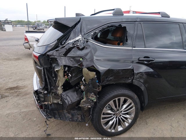 44783198 :رقم المزاد ، 5TDFARAHXMS011686 vin ، 2021 Toyota Highlander Hybrid Platinum مزاد بيع