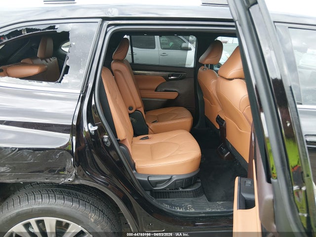 44783198 :رقم المزاد ، 5TDFARAHXMS011686 vin ، 2021 Toyota Highlander Hybrid Platinum مزاد بيع