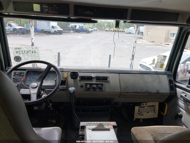 2001 Freightliner Medium Conventional Fl70 მანქანა იყიდება აუქციონზე, vin: 1FVABTAK11HJ93024, აუქციონის ნომერი: 44783229