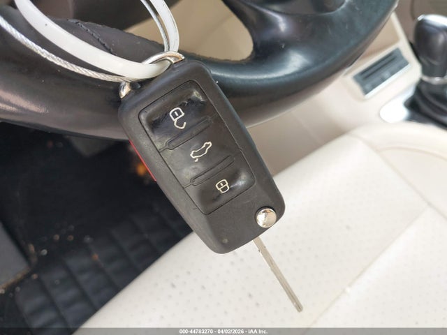 44783270 :رقم المزاد ، WVGAV7AX6BW000106 vin ، 2011 Volkswagen Tiguan Se مزاد بيع