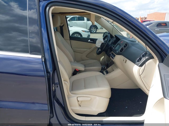 44783270 :رقم المزاد ، WVGAV7AX6BW000106 vin ، 2011 Volkswagen Tiguan Se مزاد بيع