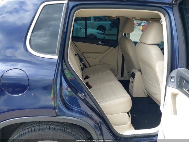 44783270 :رقم المزاد ، WVGAV7AX6BW000106 vin ، 2011 Volkswagen Tiguan Se مزاد بيع