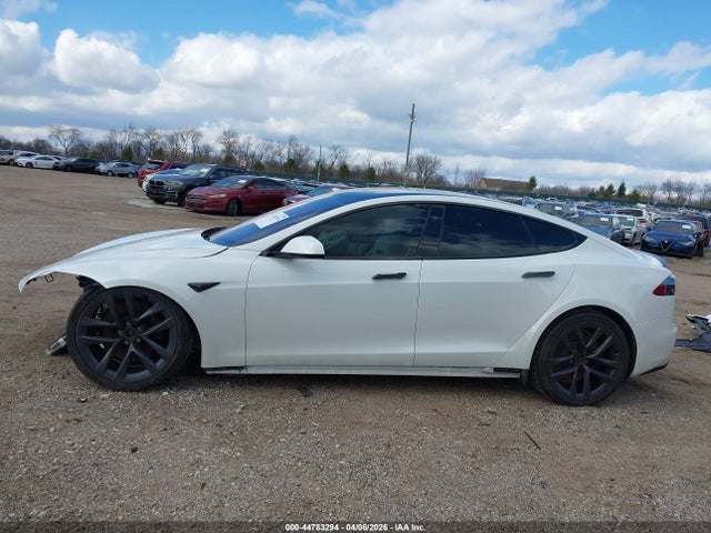 Продажа на аукционе авто 2022 Tesla Model S Plaid Tri Motor All-wheel Drive, vin: 5YJSA1E62NF459175, номер лота: 44783294