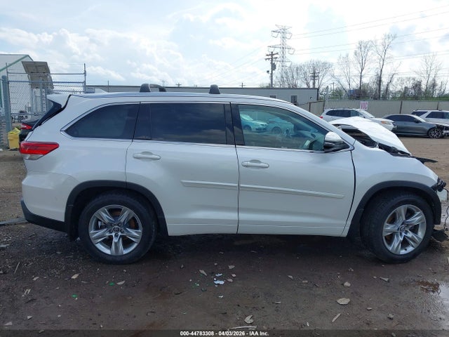 44783308 :رقم المزاد ، 5TDDZRFH3JS813131 vin ، 2018 Toyota Highlander Limited مزاد بيع