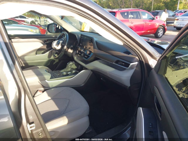 44783391 :رقم المزاد ، 5TDZZRAH7NS100185 vin ، 2022 Toyota Highlander Le مزاد بيع