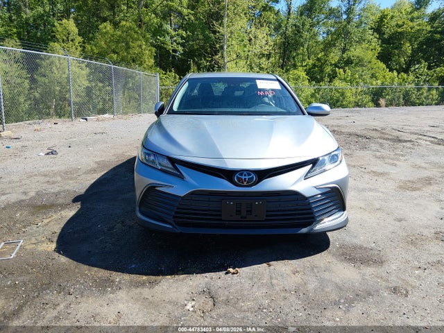 2022 Toyota Camry Le მანქანა იყიდება აუქციონზე, vin: 4T1C11AK1NU684357, აუქციონის ნომერი: 44783403