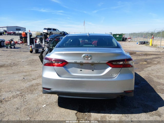 2022 Toyota Camry Le მანქანა იყიდება აუქციონზე, vin: 4T1C11AK1NU684357, აუქციონის ნომერი: 44783403