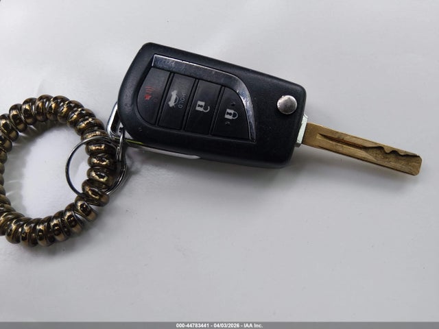 44783441 :رقم المزاد ، JTDEPMAE9MJ126747 vin ، 2021 Toyota Corolla Le مزاد بيع