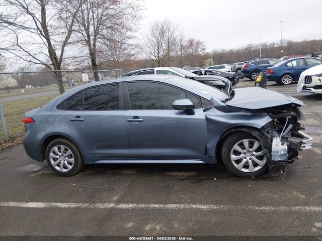 44783441 :رقم المزاد ، JTDEPMAE9MJ126747 vin ، 2021 Toyota Corolla Le مزاد بيع