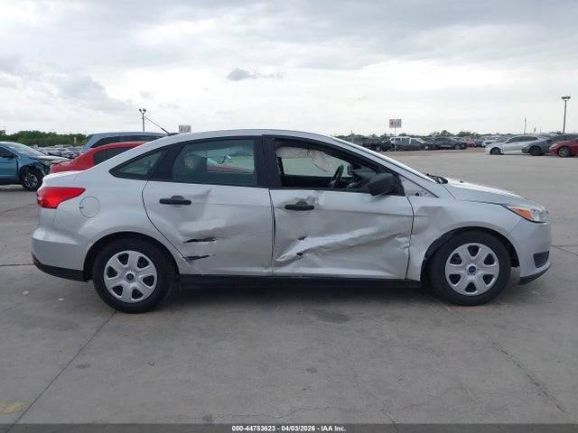 Ford FOCUS S 2017 1FADP3E22HL332658 Image 13