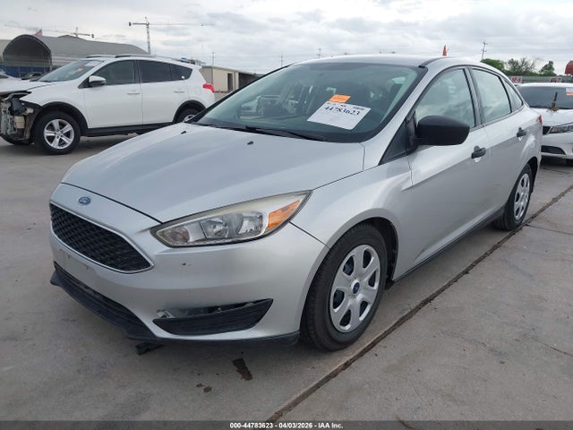 Ford FOCUS S 2017 1FADP3E22HL332658 Image 2