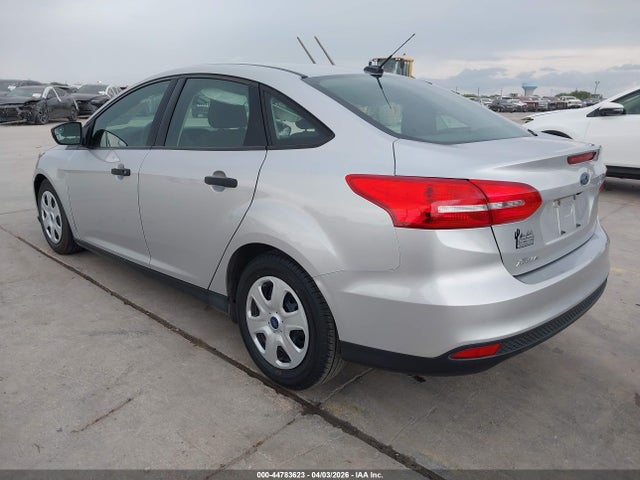 Ford FOCUS S 2017 1FADP3E22HL332658 Image 3