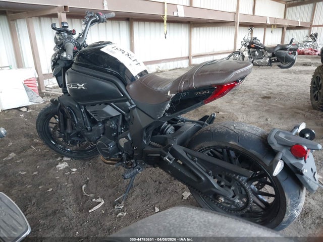 44783651 :رقم المزاد ، LCEPEWL19P6002554 vin ، 2023 Cf Moto 700 Cl-x مزاد بيع