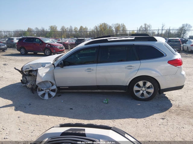 2011 Subaru Outback 2.5i Premium მანქანა იყიდება აუქციონზე, vin: 4S4BRCCC0B3436799, აუქციონის ნომერი: 44783662