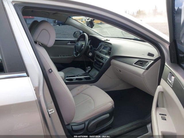 Hyundai SONATA SE 2015 5NPE24AF2FH012902 Image 18