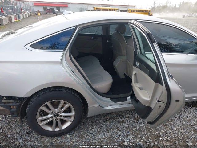 Hyundai SONATA SE 2015 5NPE24AF2FH012902 Image 8