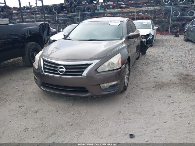 Nissan Altima 2.5 S 2015 1N4AL3AP7FC299458 Image 2