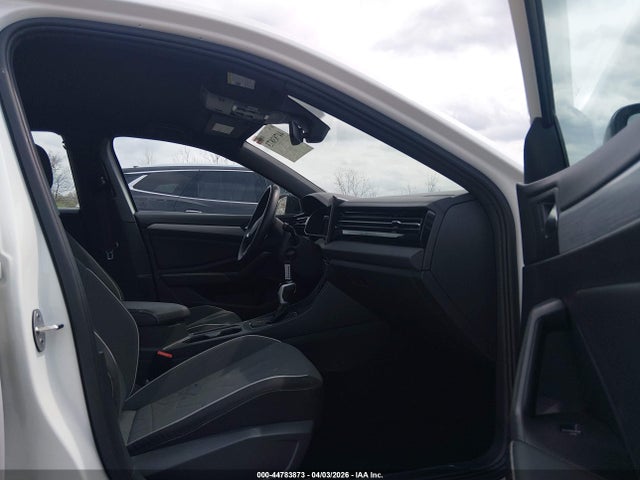 2025 Volkswagen Jetta 1.5t Sport მანქანა იყიდება აუქციონზე, vin: 3VWBX7BU1SM011132, აუქციონის ნომერი: 44783873