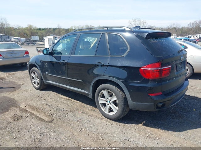2013 BMW X5 5UXZV4C5XD0B24064 Photo 2